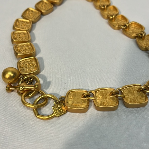 Anne Klein Iconic Gold Vintage Lion Necklace - Picture 3 of 7